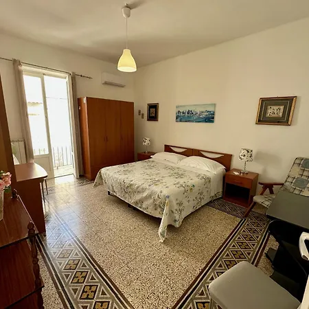 Via Trevisani Apartman *